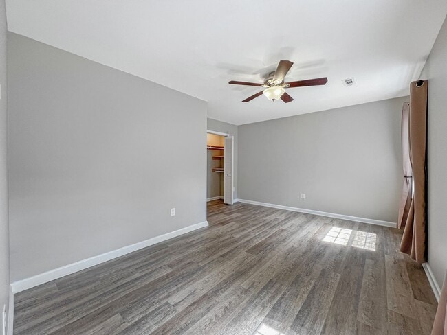 Building Photo - Charming 3 Bed, 2 Bath Home Minutes From B...