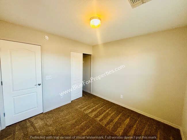 Building Photo - 5858 E Sanderling Dr