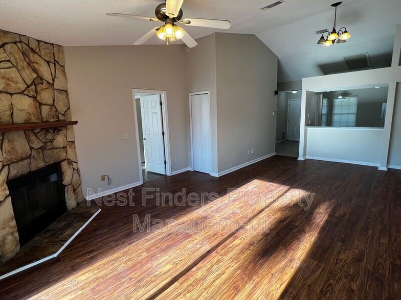 Primary Photo - 2532 White Horse Rd E