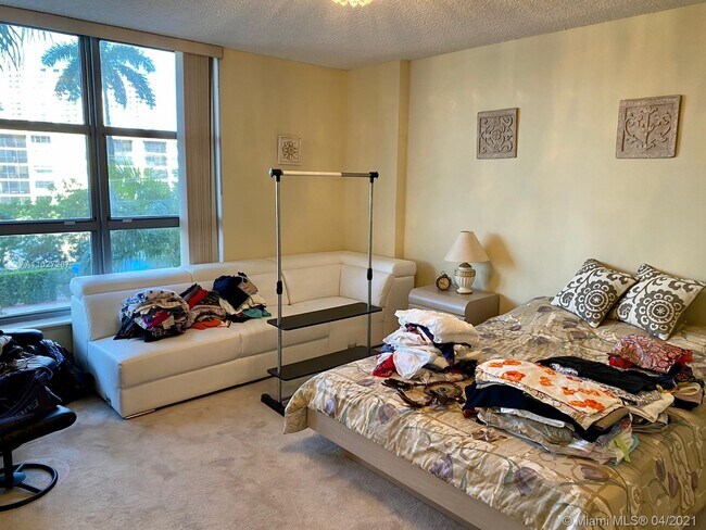 Building Photo - 3530 Mystic Pointe Dr