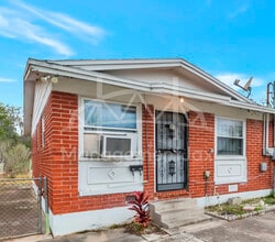 Building Photo - 7216 Ken Knight Dr W