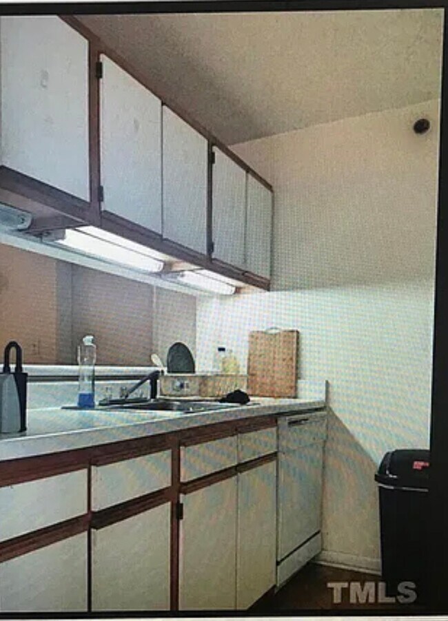 Building Photo - 1431 Collegiate Cir