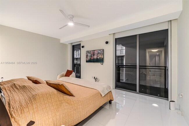 Building Photo - 6000 Collins Ave