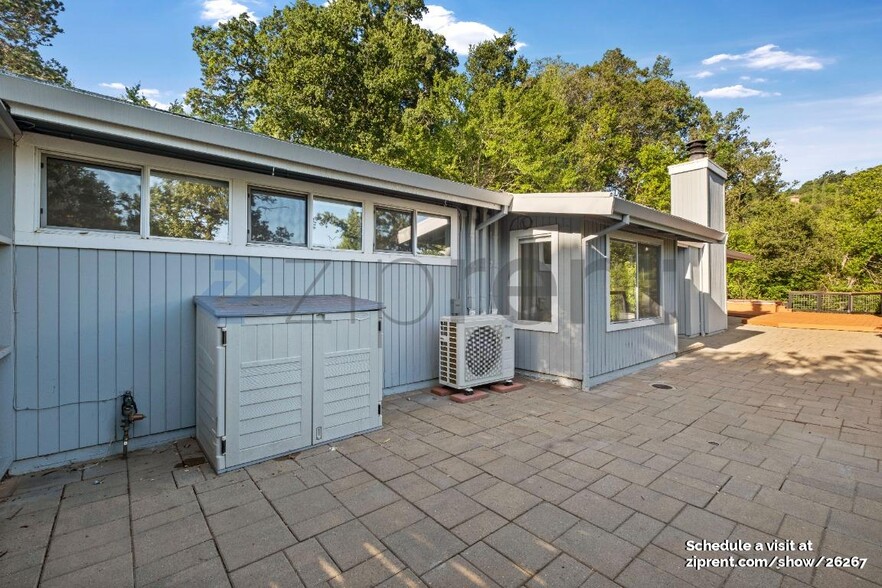 Building Photo - 757 Tofflemire Dr