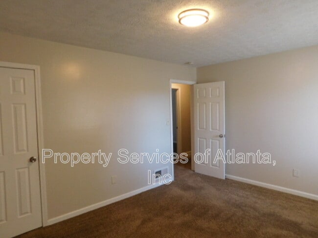 Building Photo - 8079 Kendrick Rd