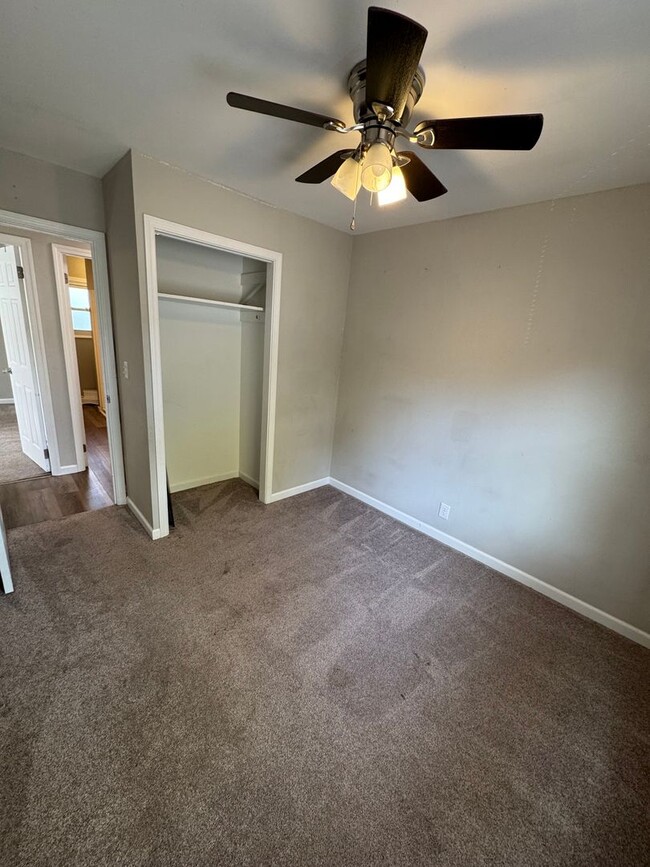 Building Photo - 3 Bedroom 2 Bath house in Bettendorf