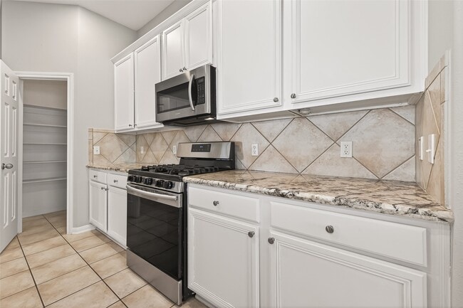 Building Photo - 15318 Bent Twig Way