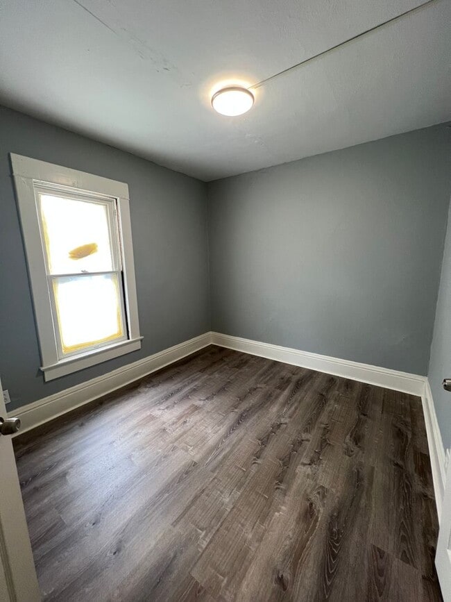 Building Photo - 4 Bedroom; 2 Bath single family home for rent!