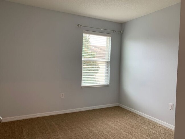 Building Photo - 4 Bedroom Gated Community Compass Bay