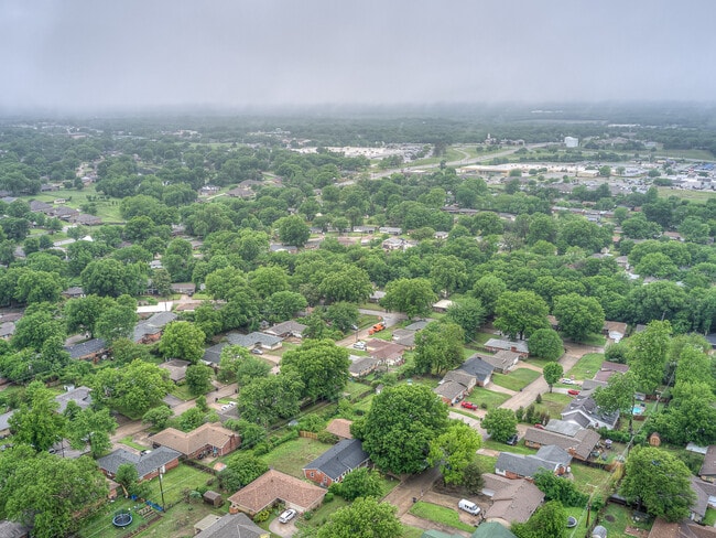Building Photo - 4729 Baylor Dr