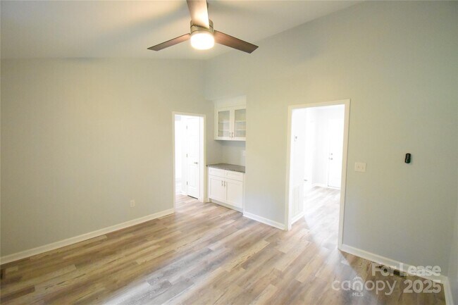 Building Photo - 6628 Cool Water Ct