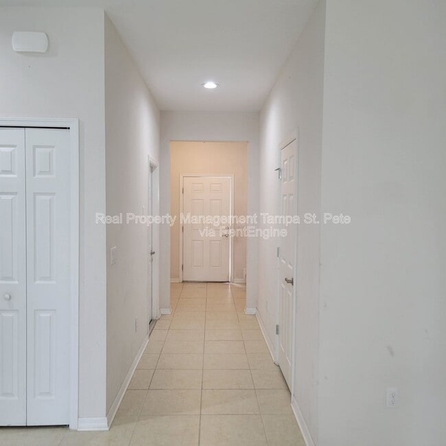 Building Photo - 6409 Tillandsia Pl