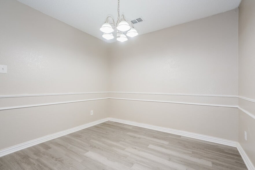 Building Photo - 920 Tennessee Trail