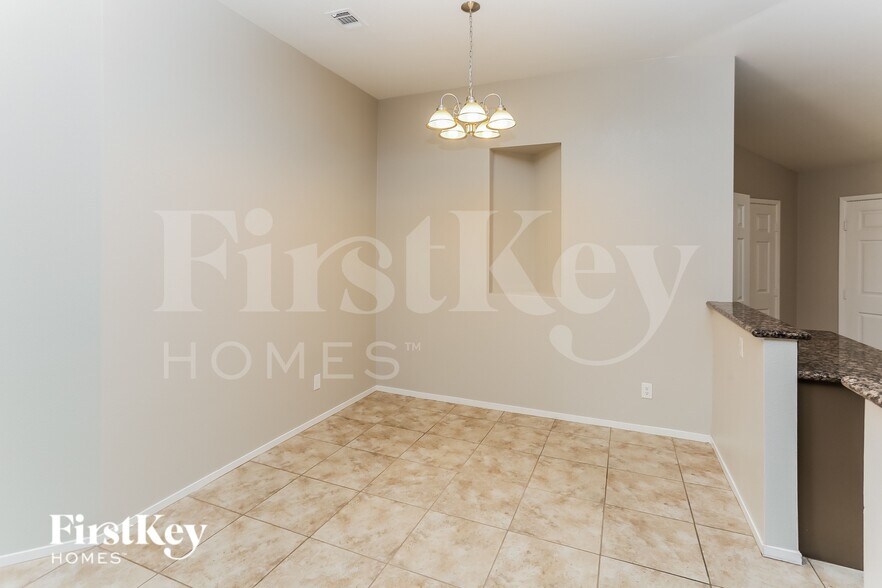 Building Photo - 4933 Glenarden Dr