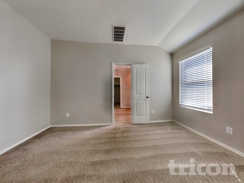 Building Photo - 8406 Chalk Hill Cove