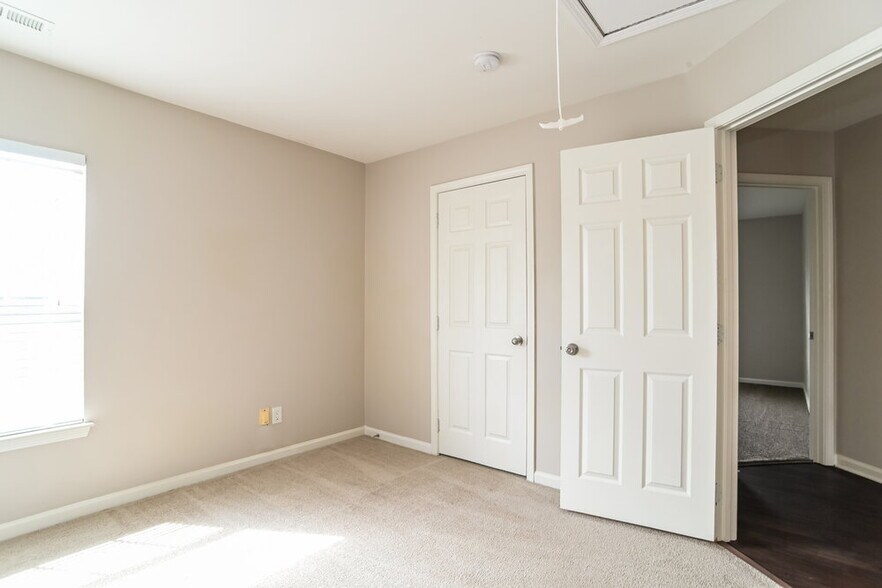 Building Photo - 5938 Firethorne Ln