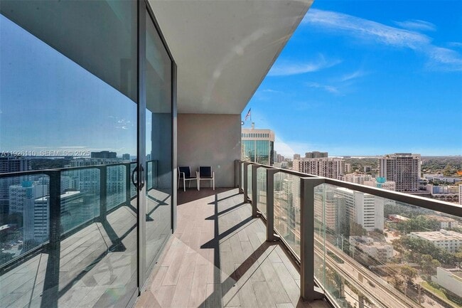 Building Photo - 88 SW 7th St