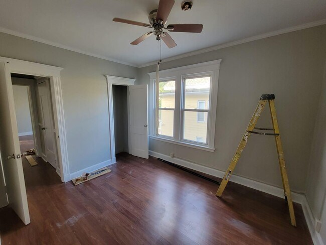 Building Photo - 504 Winthrop Ave