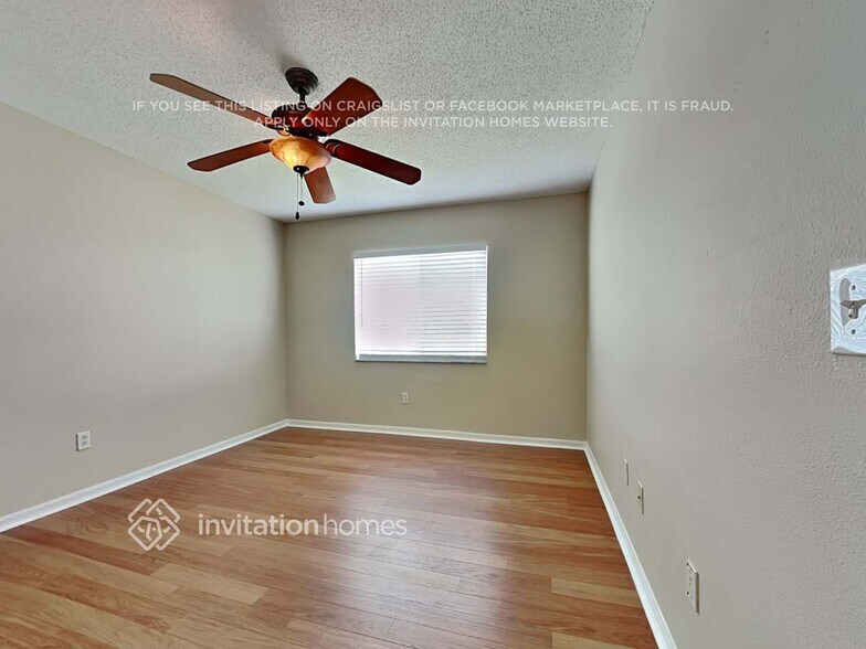 Building Photo - 12725 Longcrest Dr