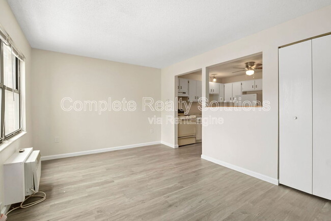 Building Photo - 790 Country Aire Ct