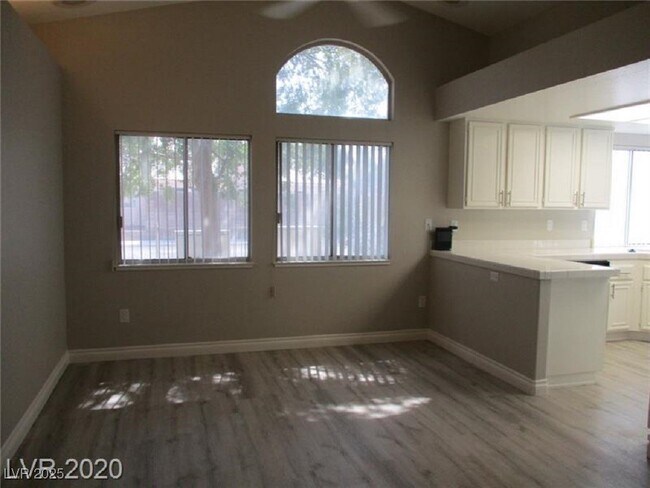 Building Photo - 4601 Savin Cir