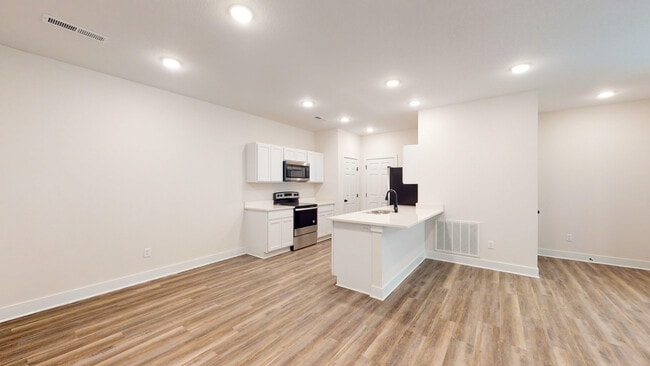 Building Photo - 15606 E 21st Ct N