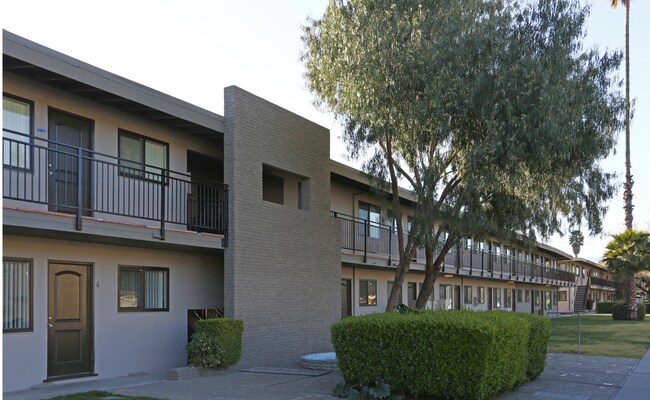 Primary Photo - 350 Dunster Dr