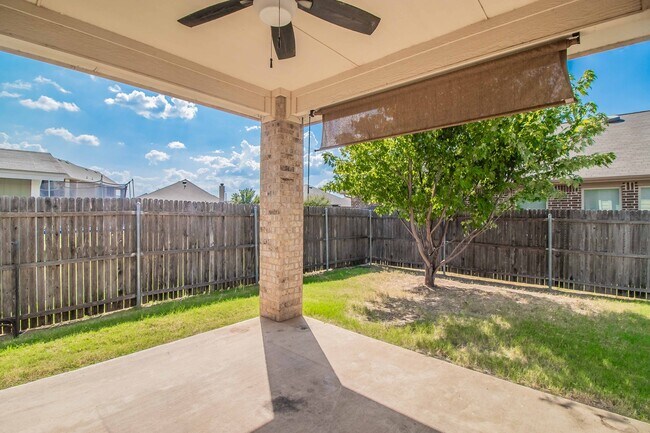 Building Photo - COMING SOON! Corner lot home in a quiet cu...