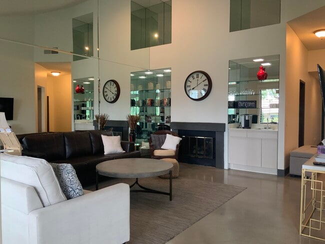 Building Photo - 38540 Lobelia Cir