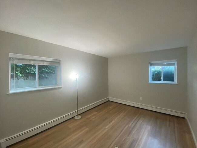 Building Photo - 1409 River St