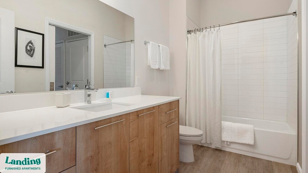 Building Photo - 5256 International Dr
