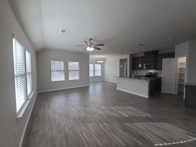 Building Photo - 505 Reatta Dr