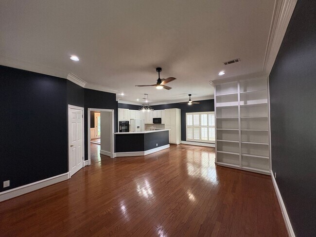 Building Photo - Gorgeous home in Rosedale - Available now!