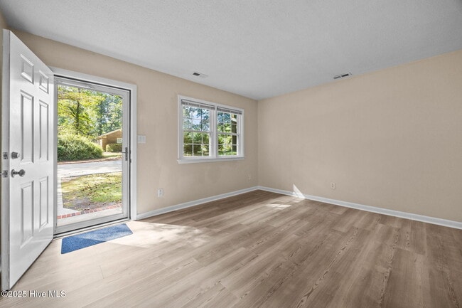Building Photo - 1190 Gould Rd