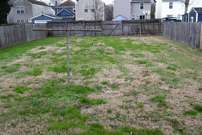 Building Photo - 1216 Hoover Ave