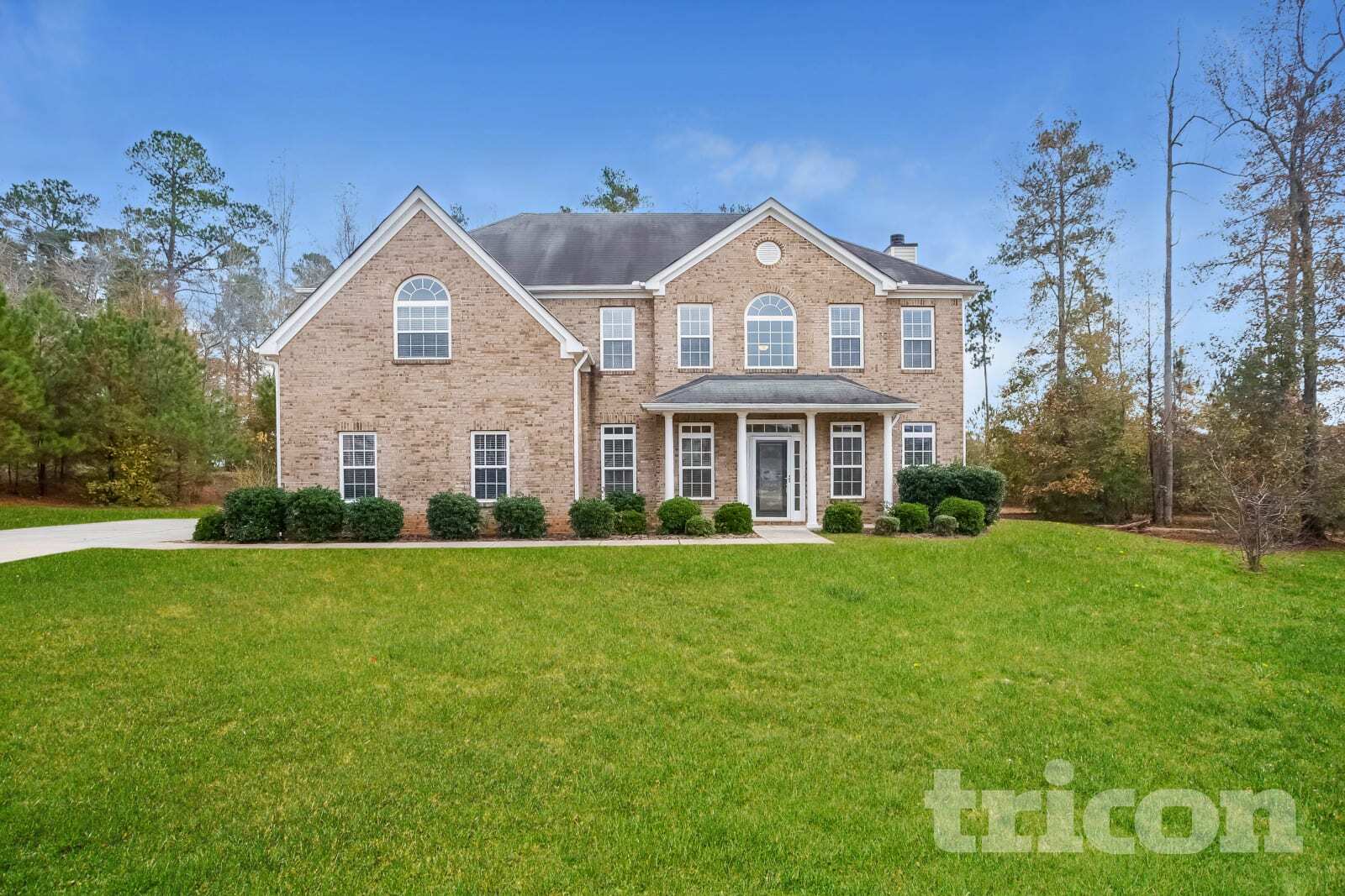 Building Photo - 585 Chastleton Dr