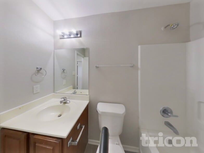 Building Photo - 2726 Candle Ridge Dr