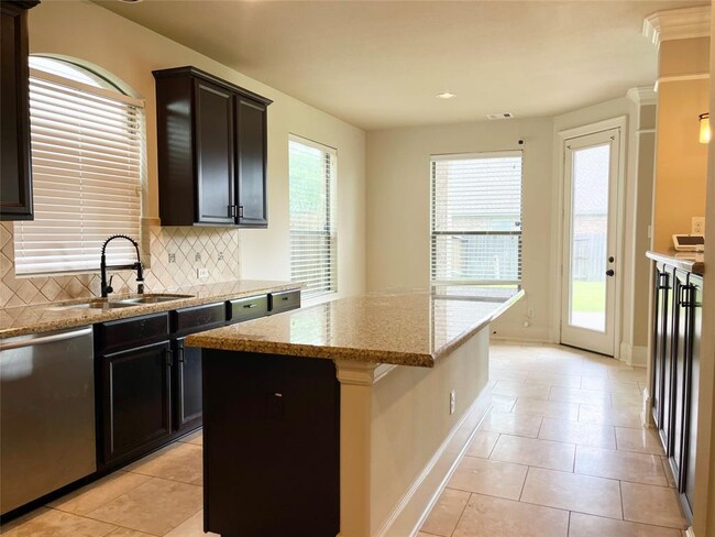 Building Photo - 8338 Sedona Ridge Dr