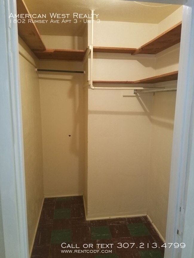 Nice efficiency apartment with utilities 1802 Rumsey Ave Cody WY