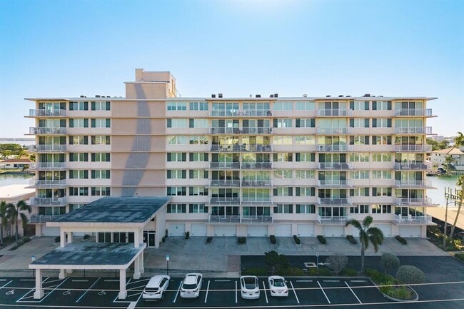 Building Photo - 223 Island Way