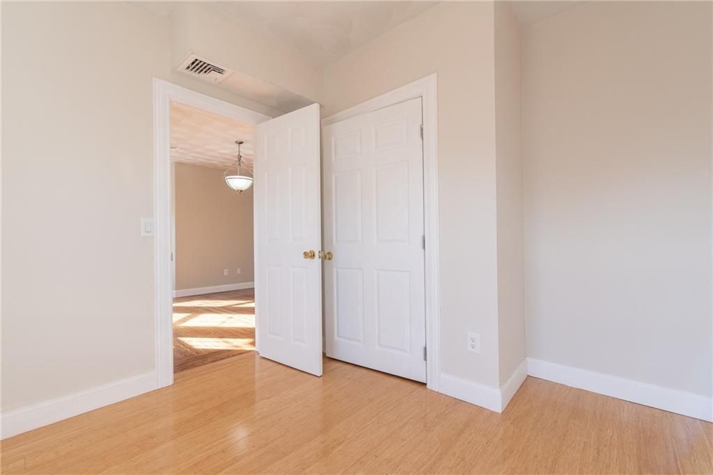 Building Photo - 29 Marlborough Ave