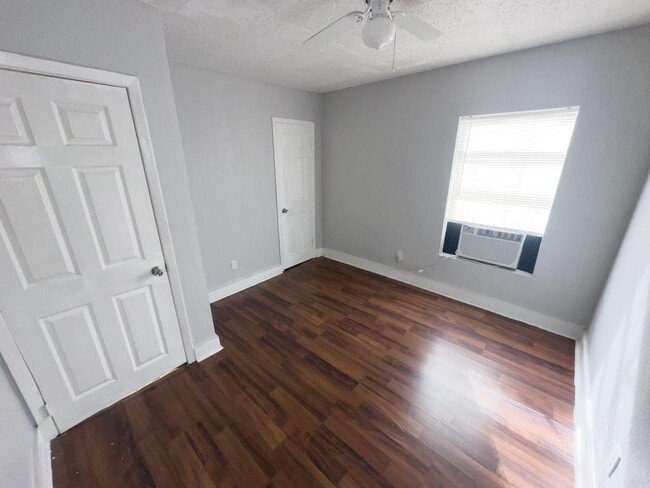 Building Photo - 2711 Avenue K