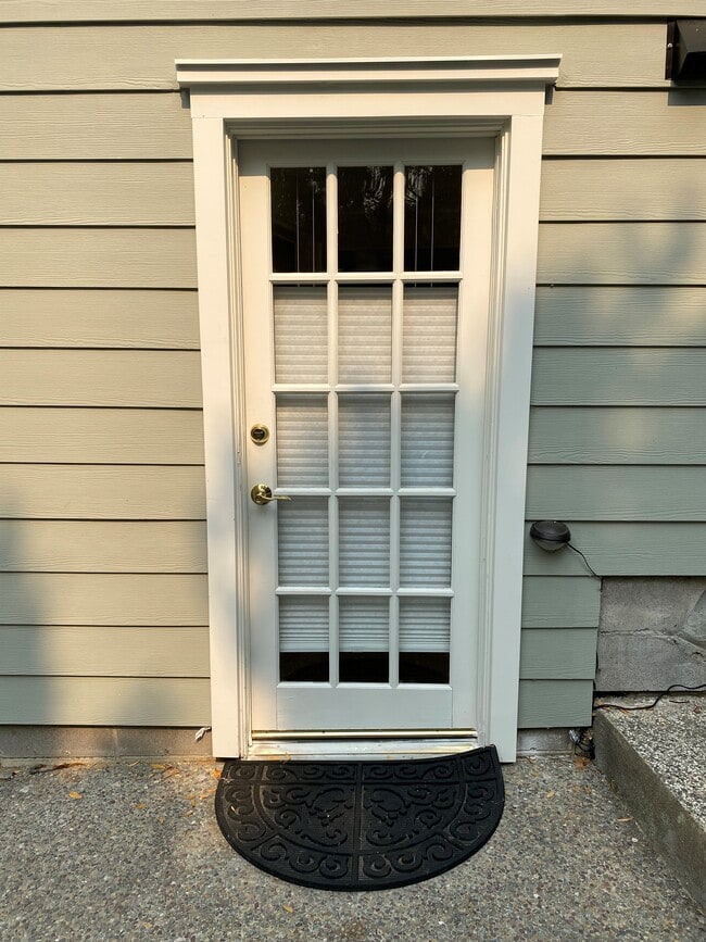 Front Door - 819 Villa Vista St