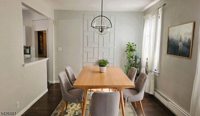 Building Photo - 143 Main St