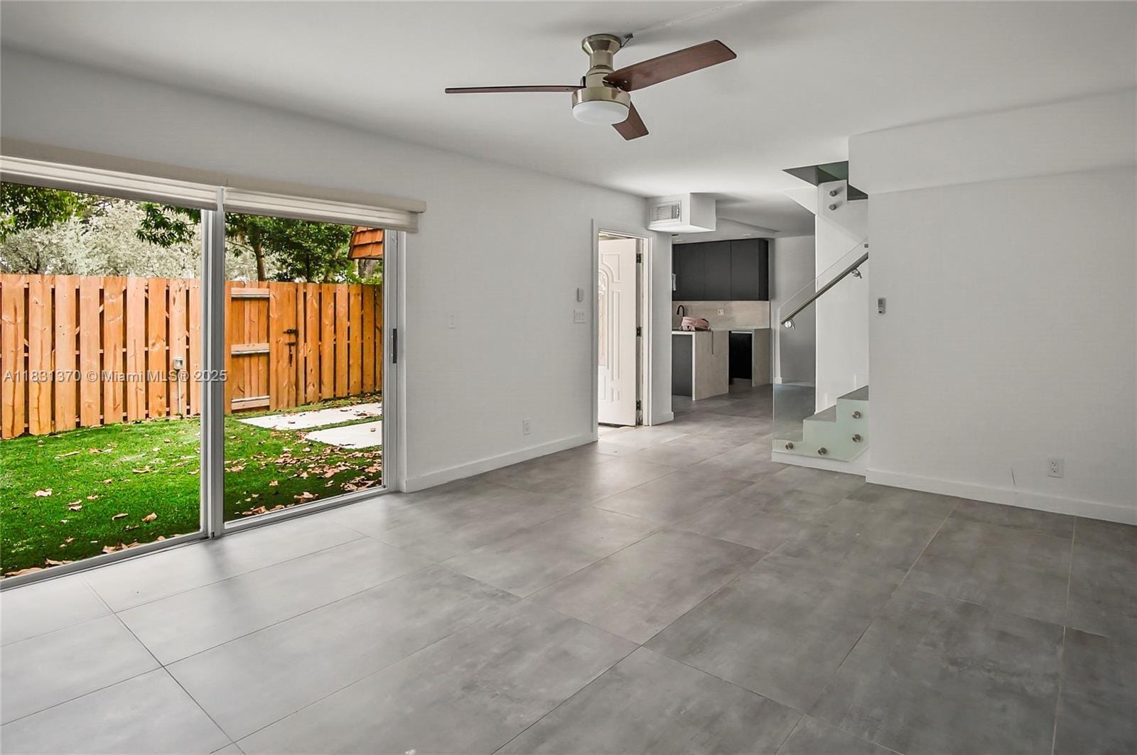 Building Photo - 2161 Orange Grove Dr