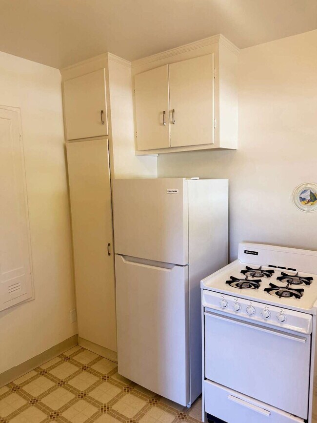 Building Photo - Charming one-bedroom, one-bath home