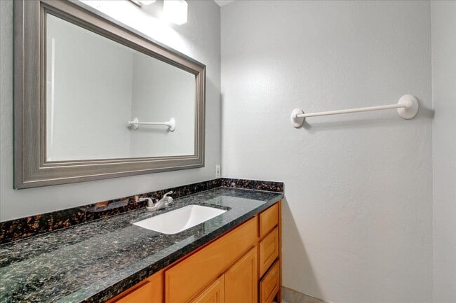 Building Photo - 280 Tradewinds Dr