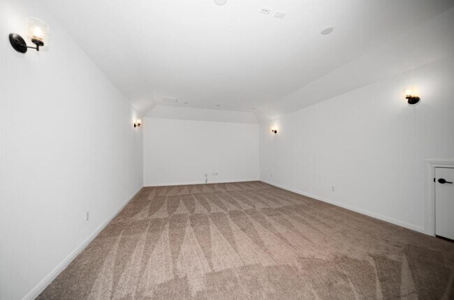Building Photo - 3437 Jaulan St