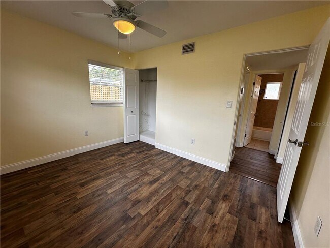 Building Photo - 8933 Narcissus Ave