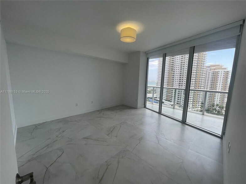 Building Photo - 465 Brickell Ave